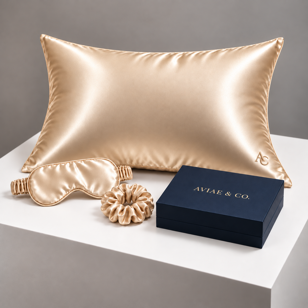 Aviae & Co Silk Sleep Set